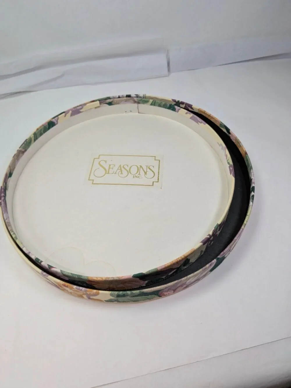 Vintage Seasons Inc charming set